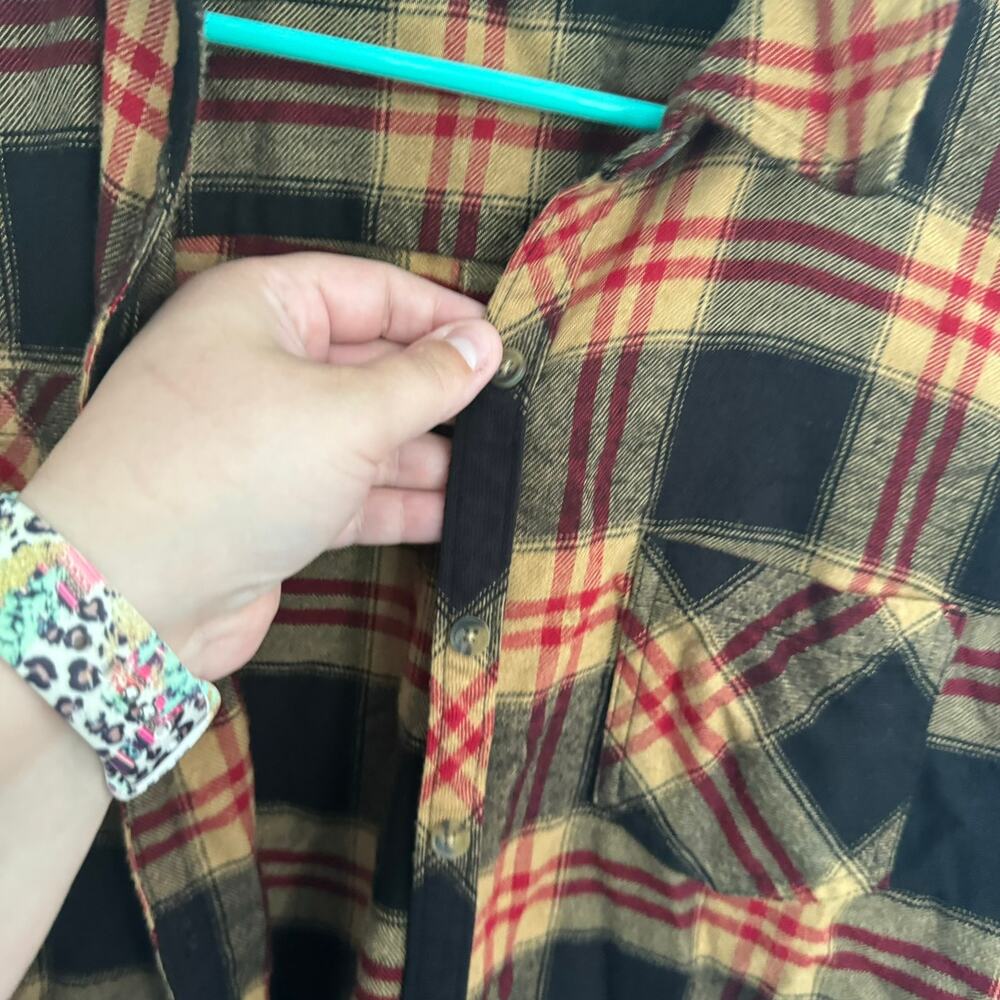 Maurices Plaid Button Down Shirt Shacket Size Large Rayon & Polyester Blend - Picture 3 of 8
